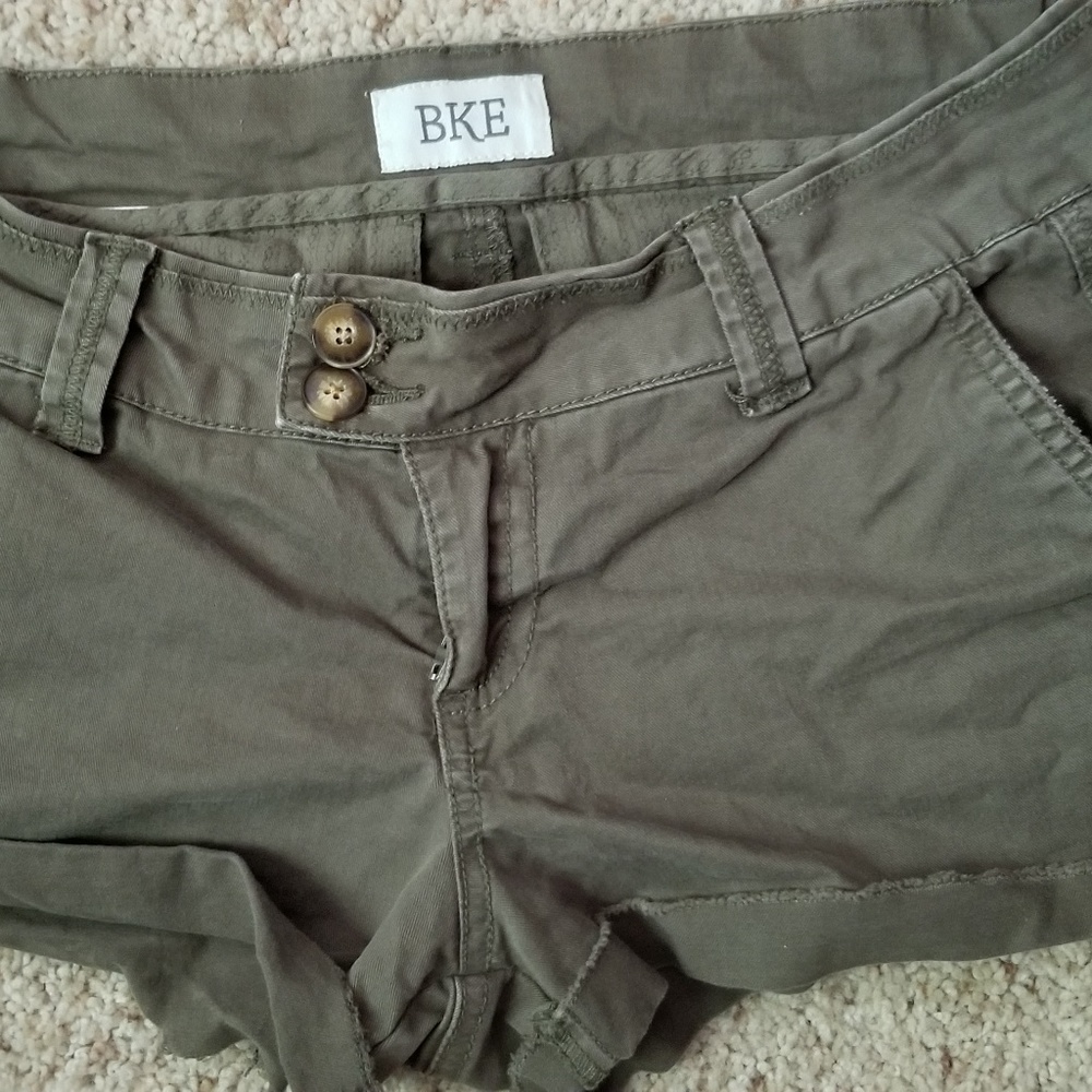 Buckle BKE Short Shorts Size 26